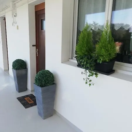 Oceanic Apartment *