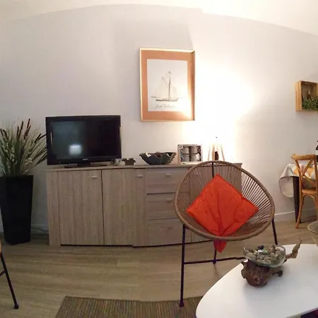 Oceanic Apartment *